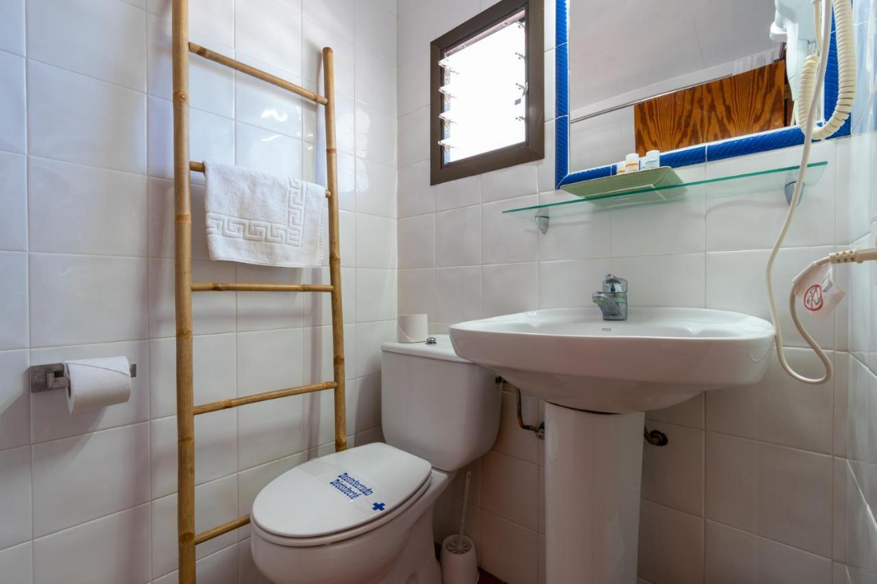 Hostal Restaurante Pou Des Lleo Сан-Карлос-де-Перальта Номер фото