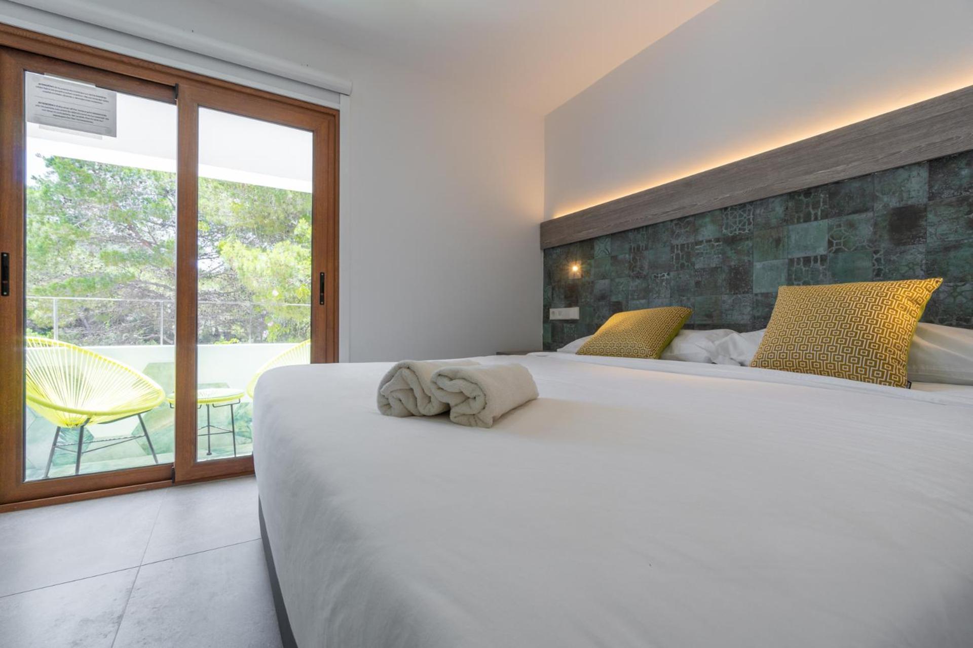 Hostal Restaurante Pou Des Lleo Сан-Карлос-де-Перальта Номер фото