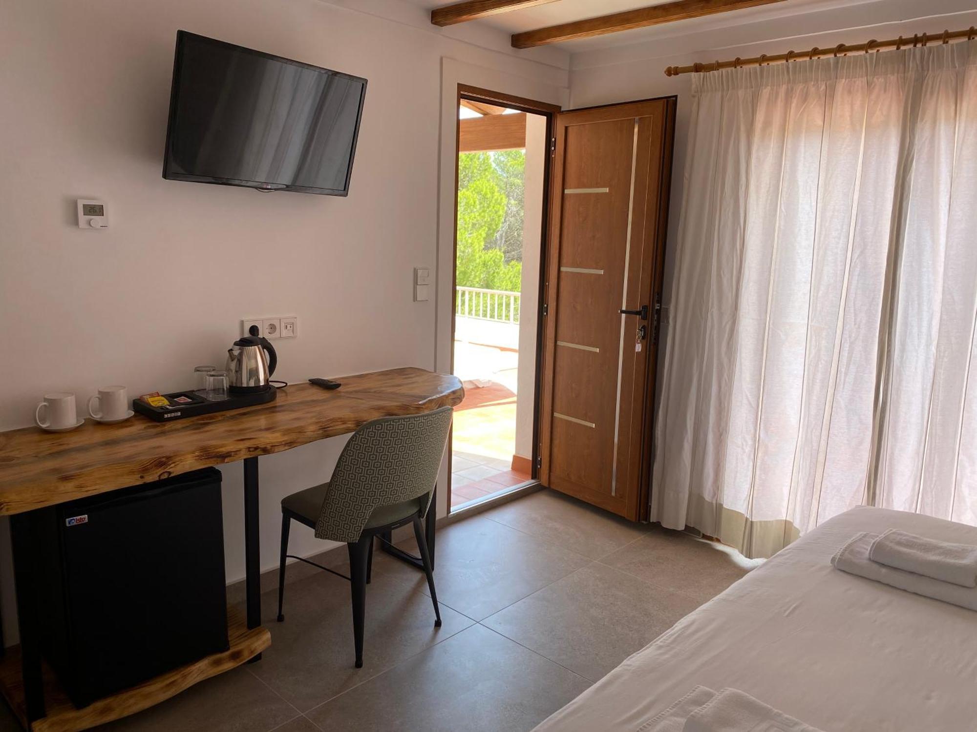 Hostal Restaurante Pou Des Lleo Сан-Карлос-де-Перальта Номер фото