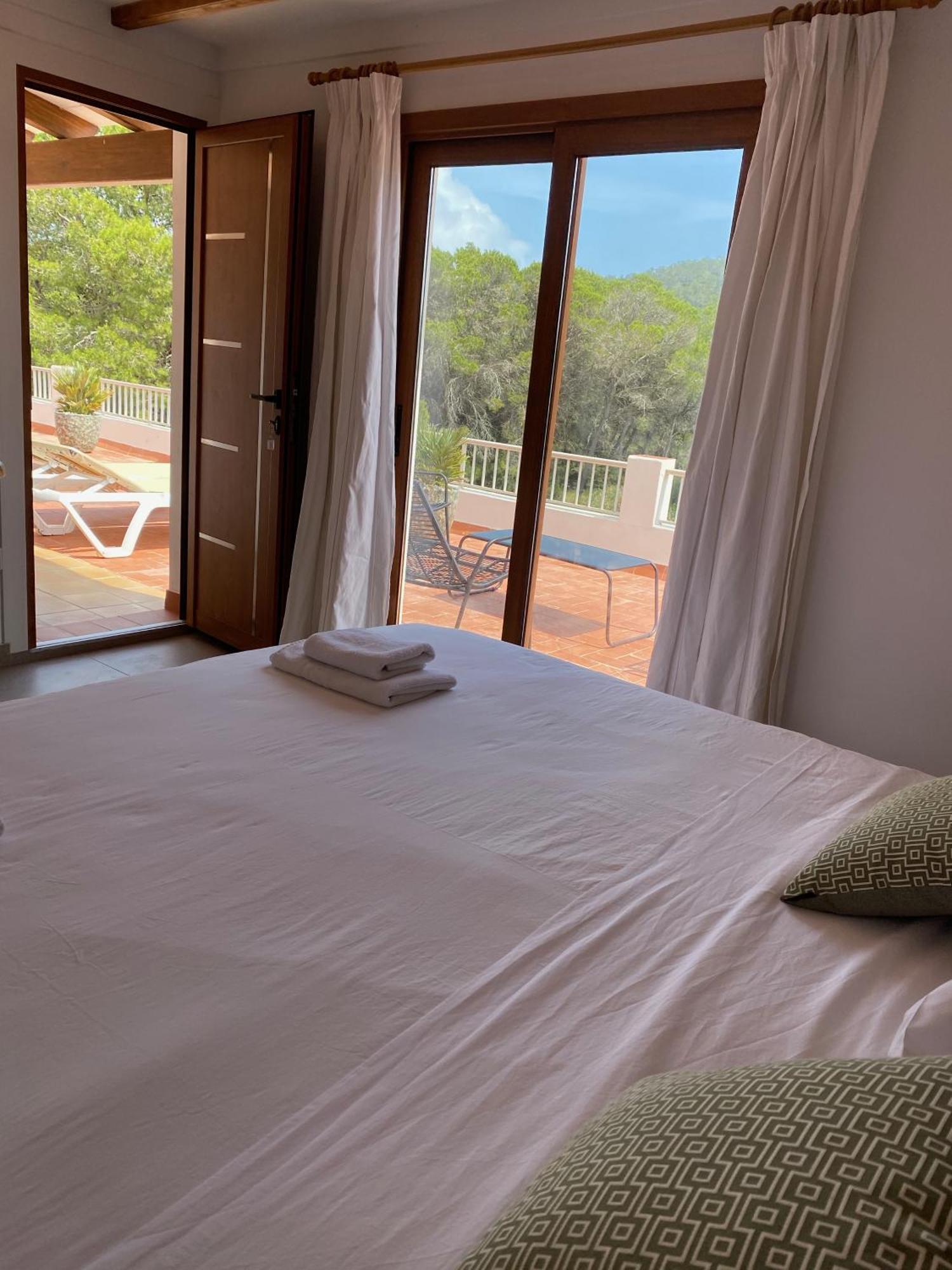 Hostal Restaurante Pou Des Lleo Сан-Карлос-де-Перальта Номер фото